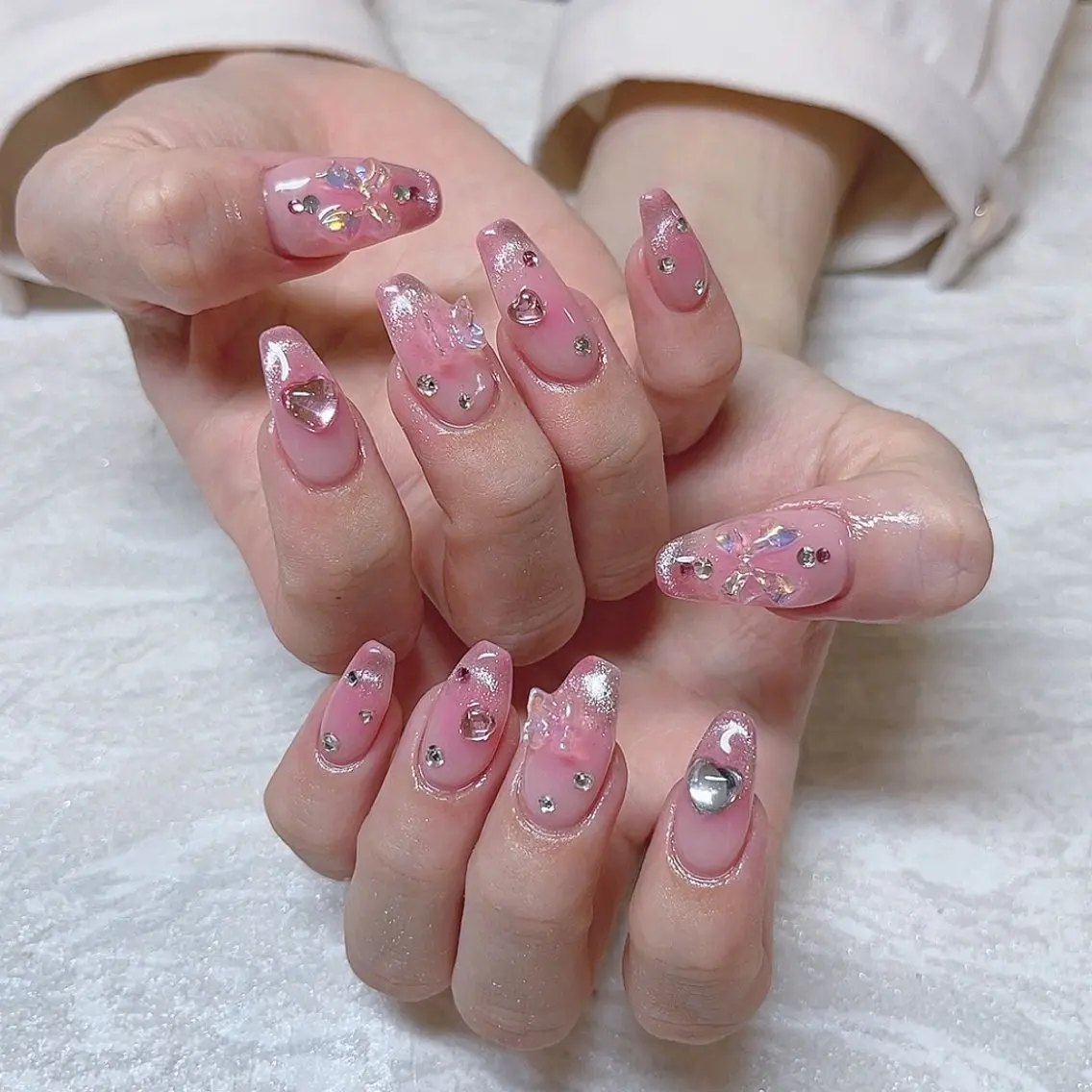 ネイル チークネイル フレンチネイル マグネットネイル マグネットフレンチ ハンドネイル リスブラン 🎀MIKAのネイルデザイン