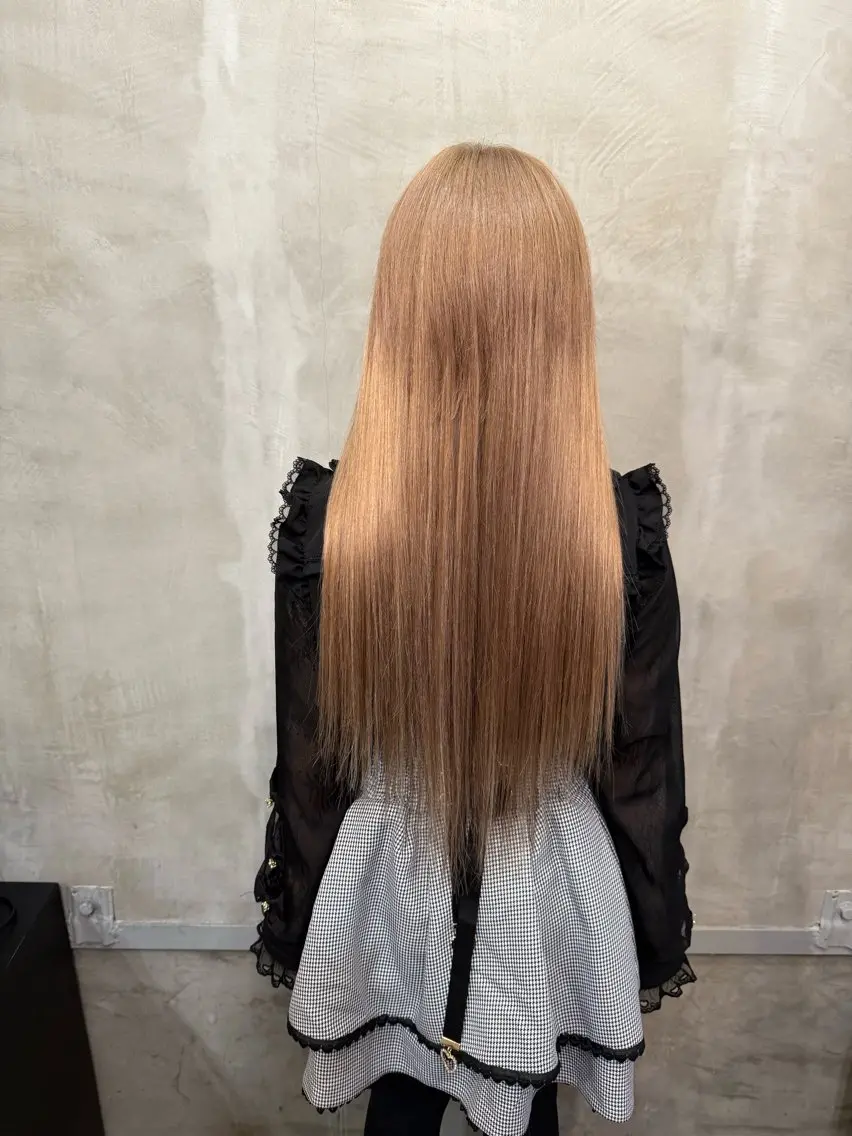 ケアブリーチダブルカラー(全体ブリーチ)の写真