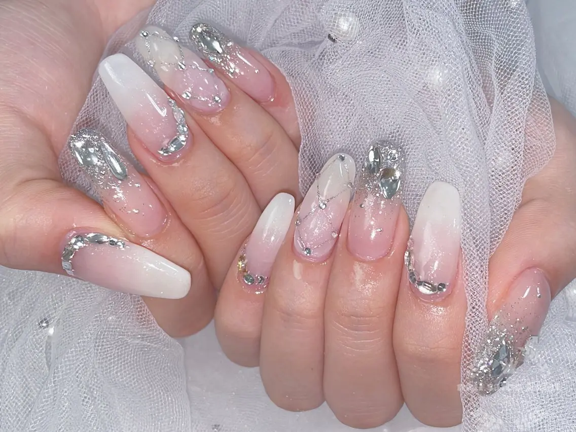 ネイル ハンドネイル ネイルサロンエクラ 🫧Shizukaのネイルデザイン