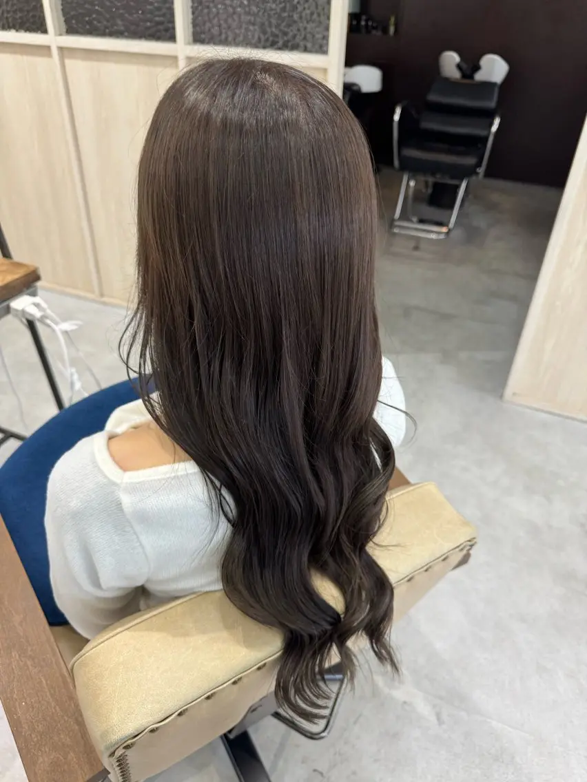 ロング カラー ベージュカラー 透明感カラー オリーブベージュ ブリーチなしwカラー /艶カラー/oukaのヘアスタイル