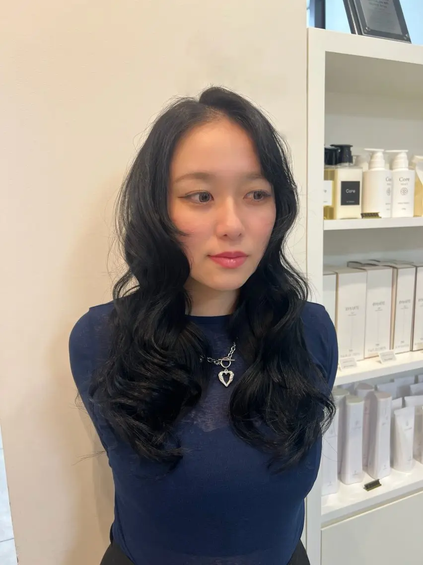 セミロング 顔まわりレイヤー レイヤーカット クララ 🐈‍⬛のヘアスタイル