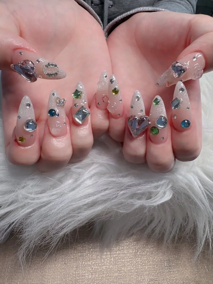 ネイル オーロラネイル フレンチネイル ジェルネイル ハロウィン キラキラネイル H.baby Nail Salonのネイルデザイン