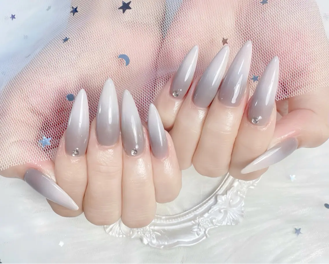 ネイル チークネイル 長さ出し フレンチネイル ジェルネイル グラデーション THANHTHANH NAILのネイルデザイン