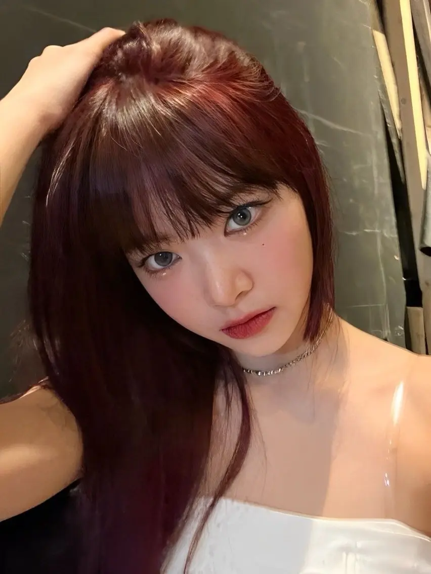 ロング カラー レッドカラー ヘアカラー トリートメント ラベンダー💜 グレージュ🩶のヘアスタイル
