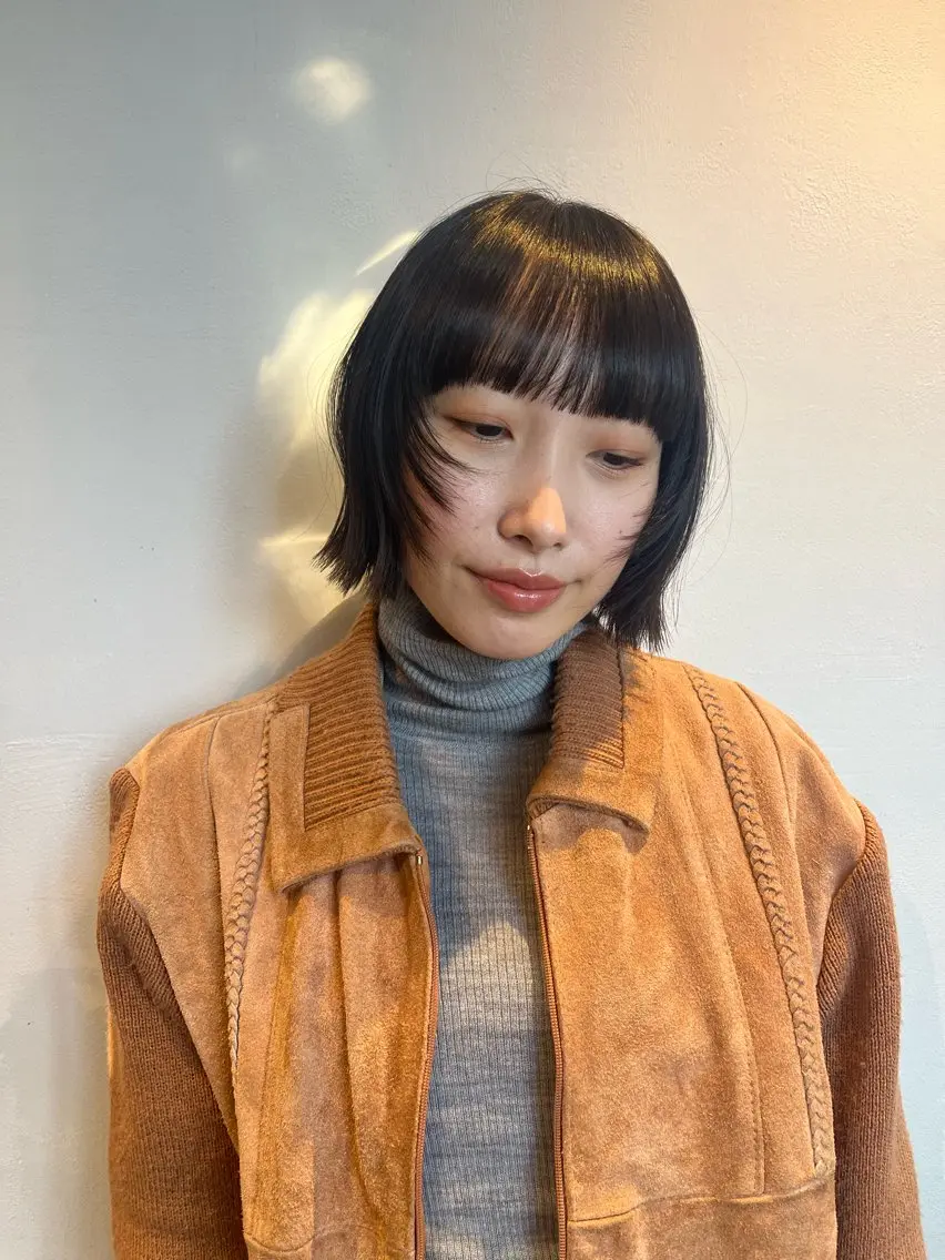 ショート ショートボブ ボブ ショートヘア 外ハネヘア パーマ／ハイトーン／ 顔周りakaneのヘアスタイル