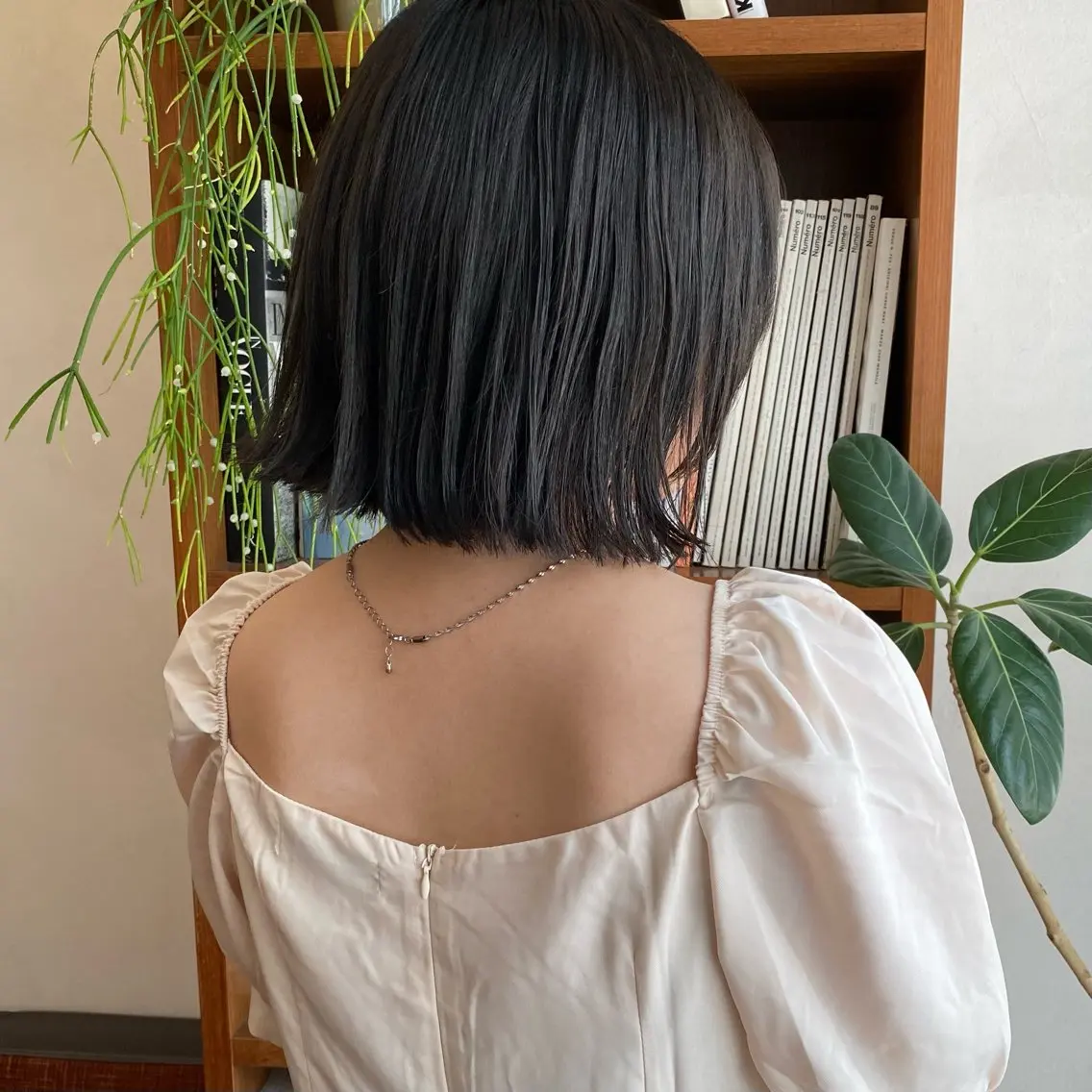 ショート カラー 切りっぱなしボブ ボブ 顔まわりレイヤー 顔周りカット レイヤーカット カット ヘアカラー トリートメント 似合わせレイヤー/ ケアパーマ/高倉のヘアスタイル