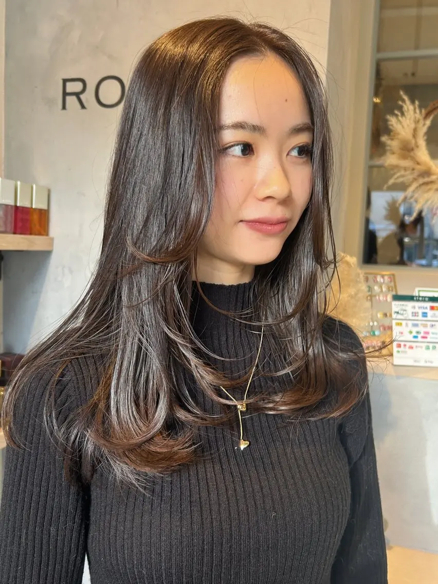 セミロング レイヤーカット kanami - ROCCO -のヘアスタイル