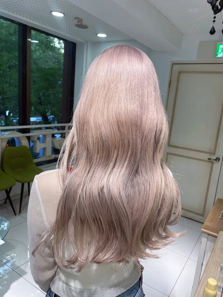 ロング カラー ベージュカラー ブリーチ ホワイトベージュ ‎Lby home 🪽mikuのヘアスタイル