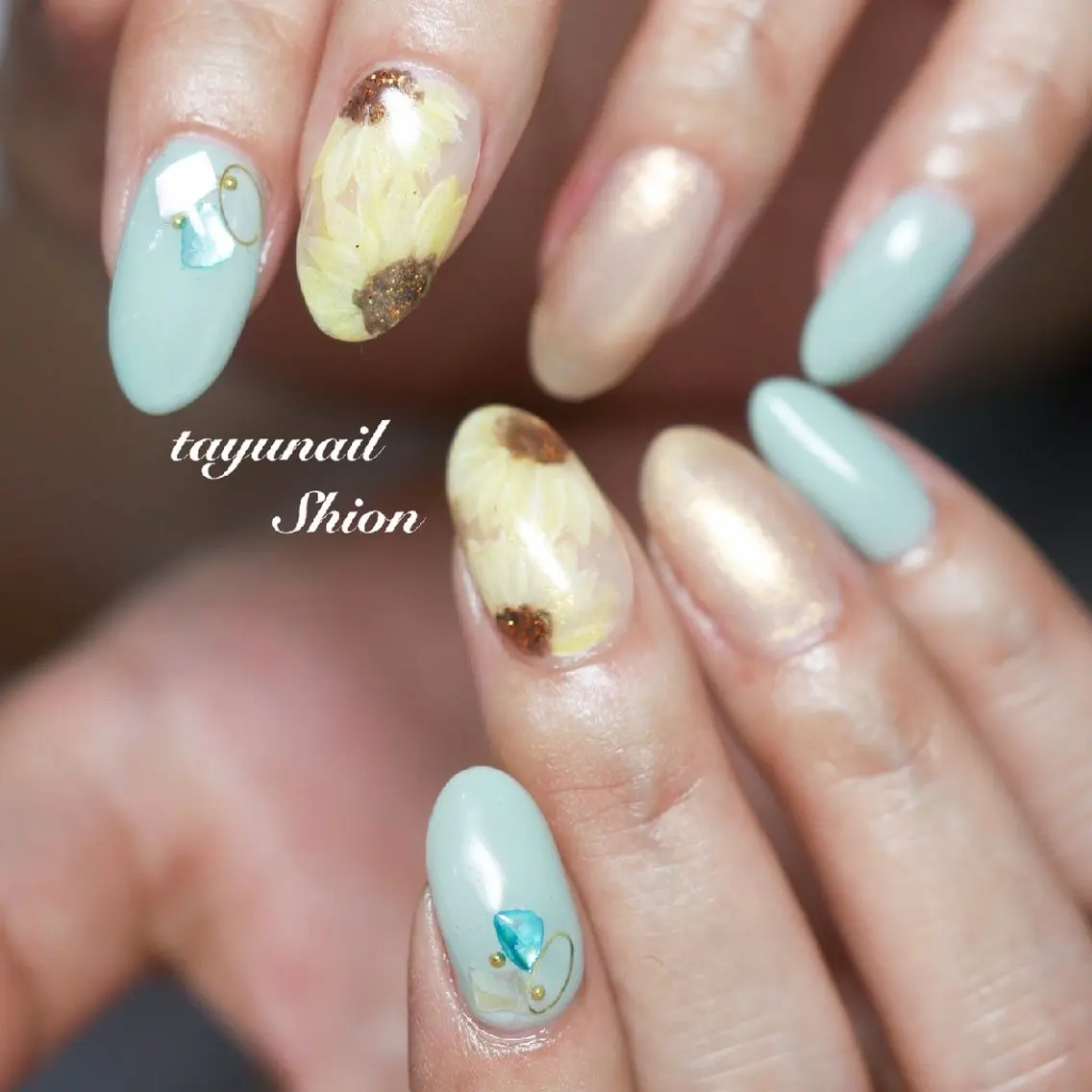 ネイル ブルー ジェルネイル パラジェル 黄色 ネイルサロン 【たゆnail】のネイルデザイン