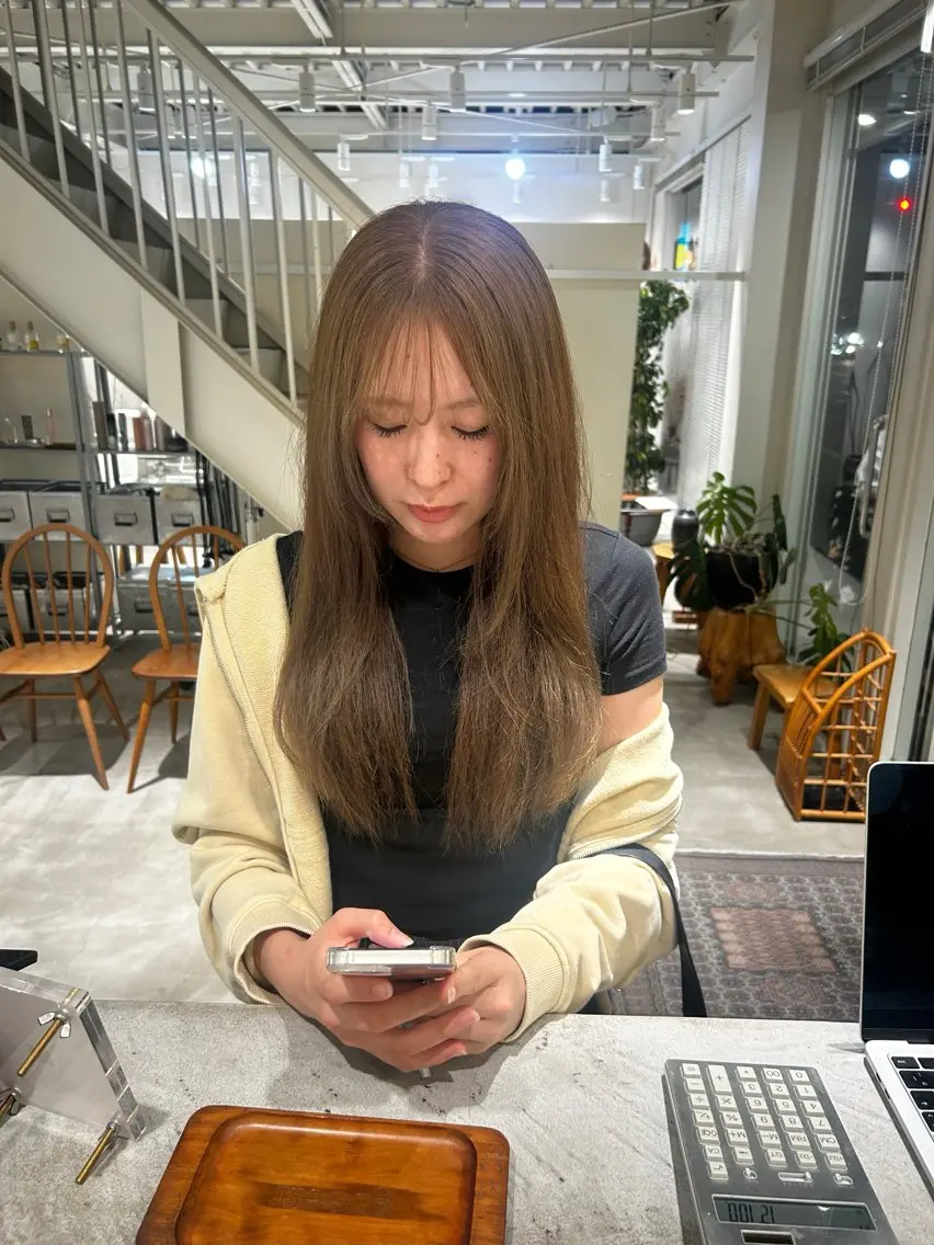 ロング カラー ヘアカラー トリートメント 篠原 若奈のヘアスタイル