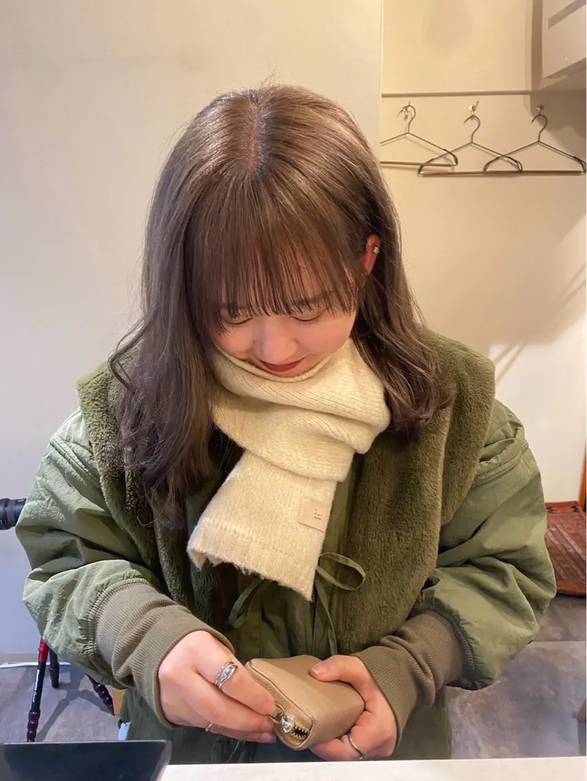 ミディアム カット ヘアカラー トリートメント みやけ ひなのヘアスタイル