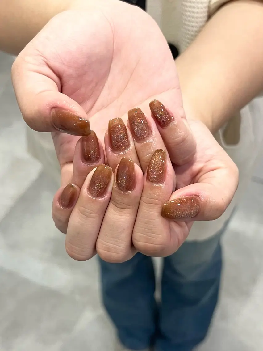 ネイル ジェルネイル キラキラネイル マグネットネイル ニュアンスネイル オフィスネイル ハンドネイル A iのネイルデザイン