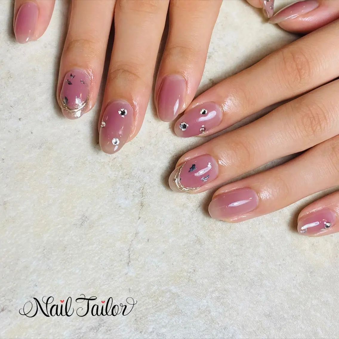 ネイル チークネイル 長さ出し ジェルネイル 氷ネイル・うるうるネイル キラキラネイル NailTailor ネイルテイラーのネイルデザイン