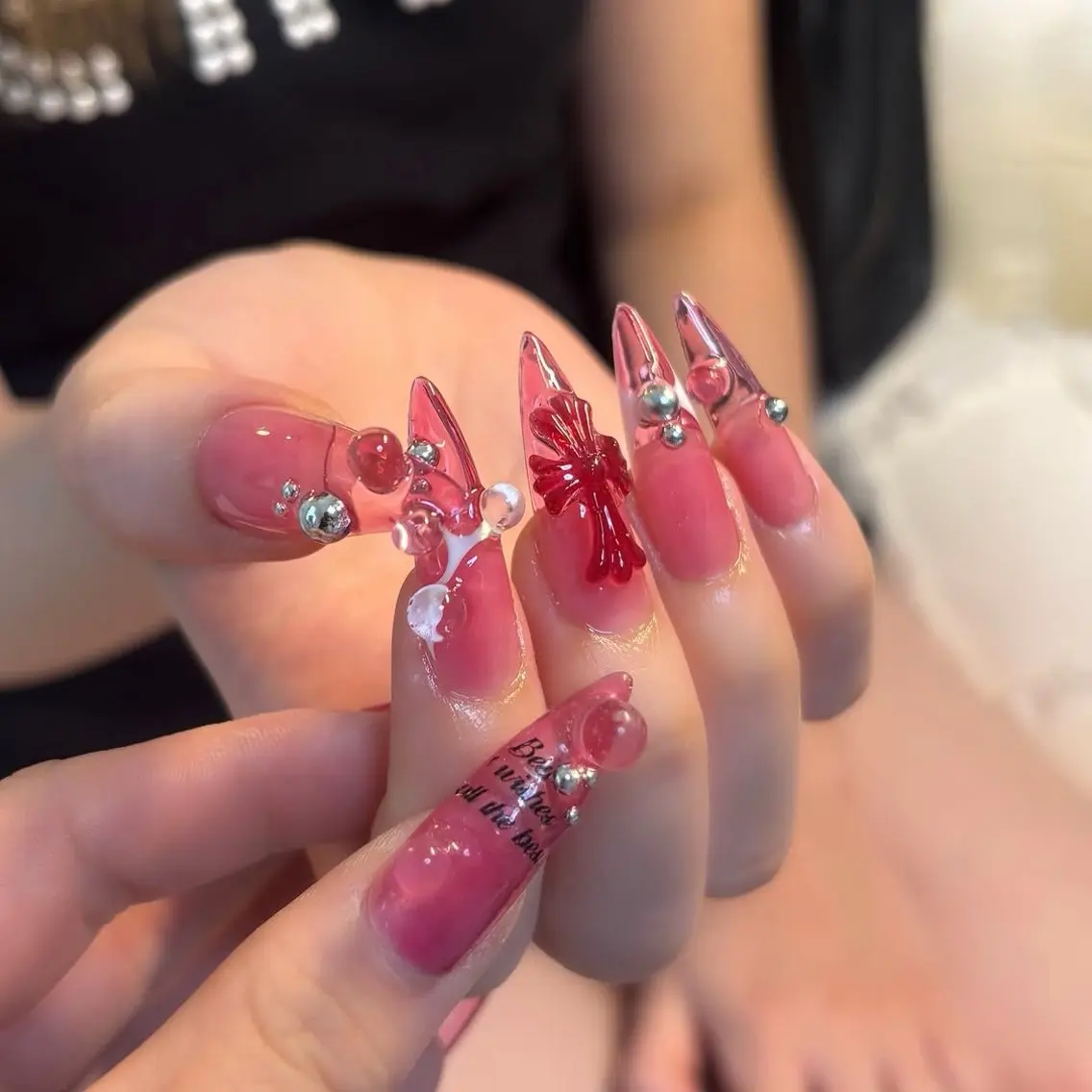 ネイル チークネイル ドット フットネイル フレンチネイル グラデーション ハンドネイル ハンドケア Nihonthy Nail 新宿のネイルデザイン