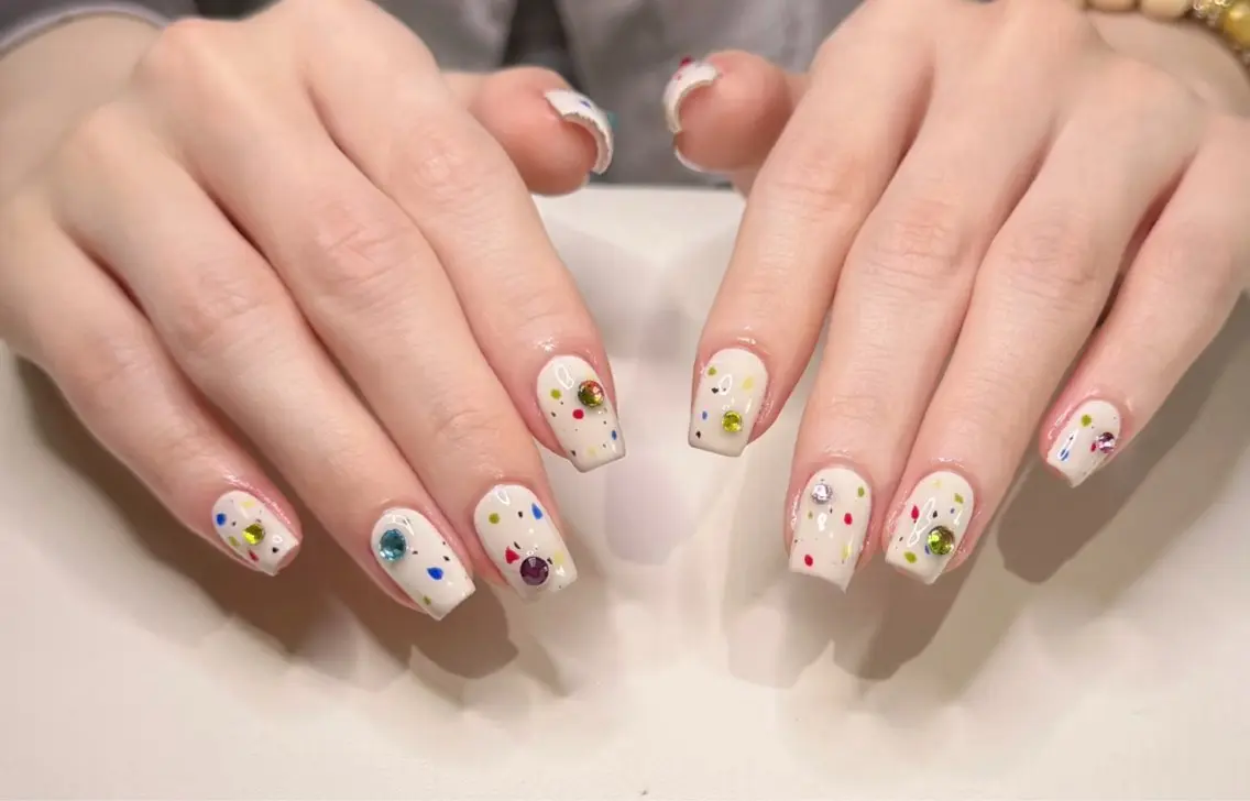 ネイル アートネイル オーロラネイル チークネイル フレンチネイル ガラスフレンチ ハンドネイル 🎀🎀YooLi Nail Salonのネイルデザイン