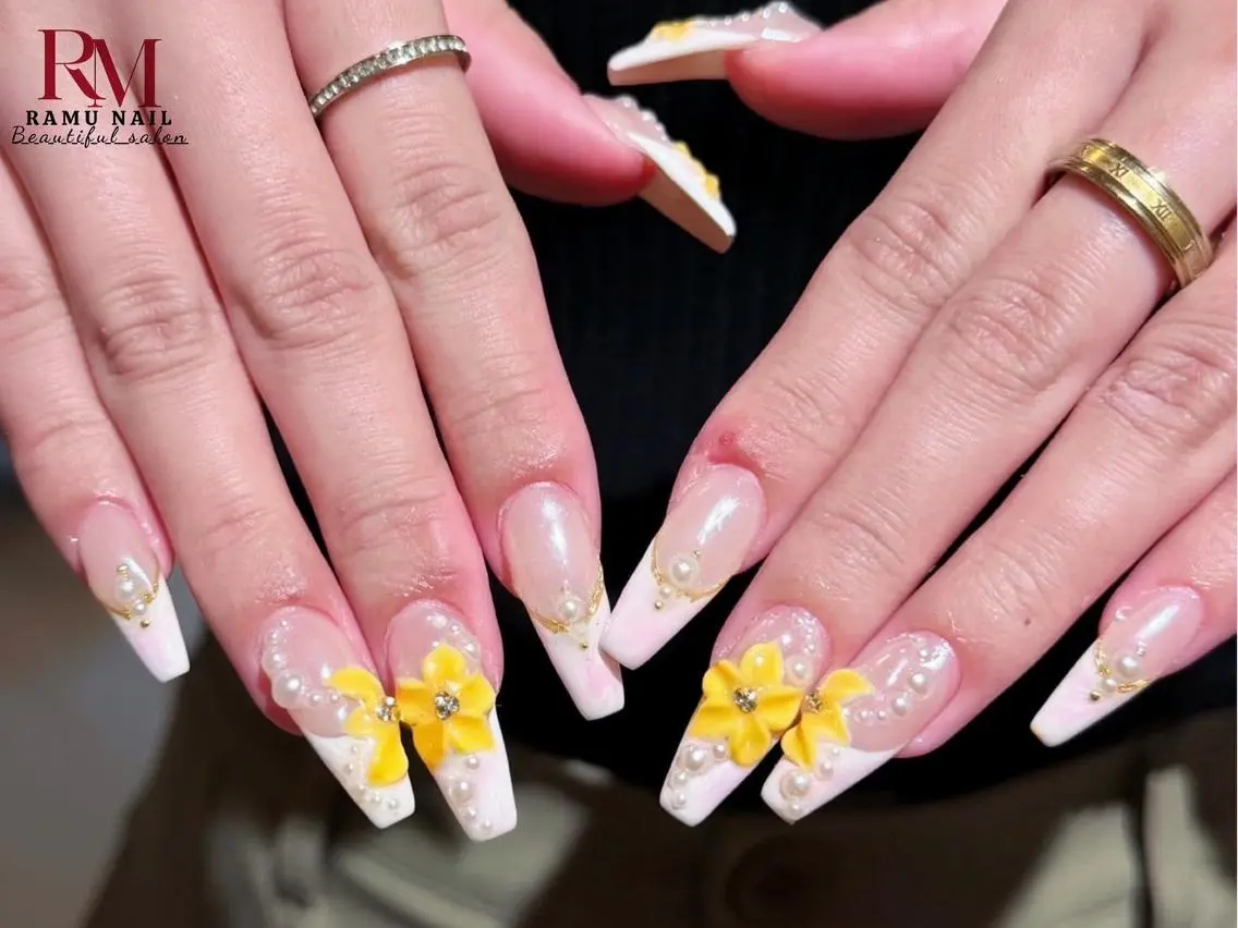 ネイル キラキラネイル マグネットネイル ミラーネイル ピンク ワンホンネイル ハンドネイル RAMU Nail 恵比寿店のネイルデザイン