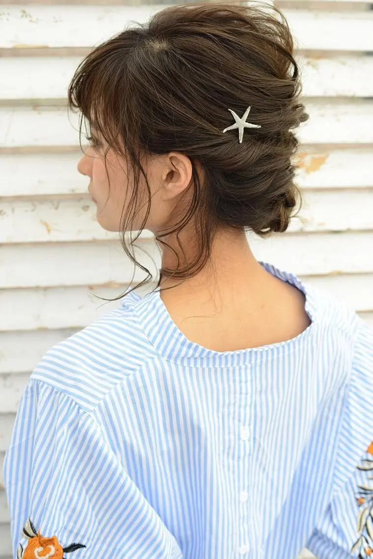 お出かけヘアアレンジの写真