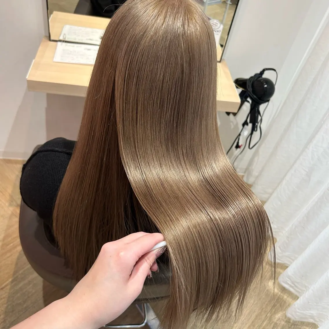 ロング カラー カット ヘアカラー 砂野 真璃奈のヘアスタイル