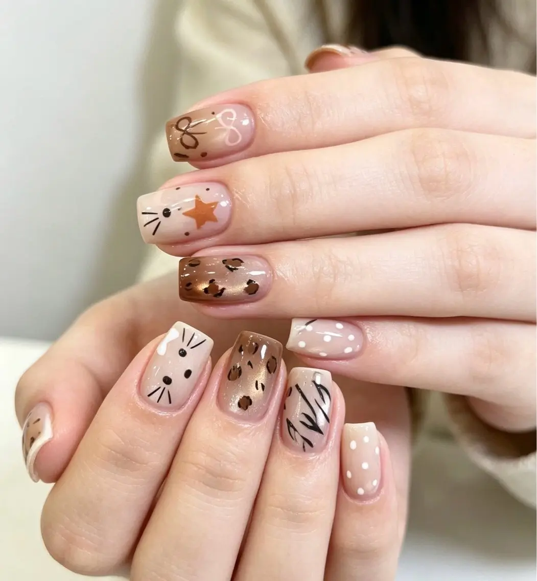 ネイル フレンチネイル ハロウィン ラメ(グリッター) ラメグラデーション マグネットネイル Unicorn Nail原宿表参道のネイルデザイン