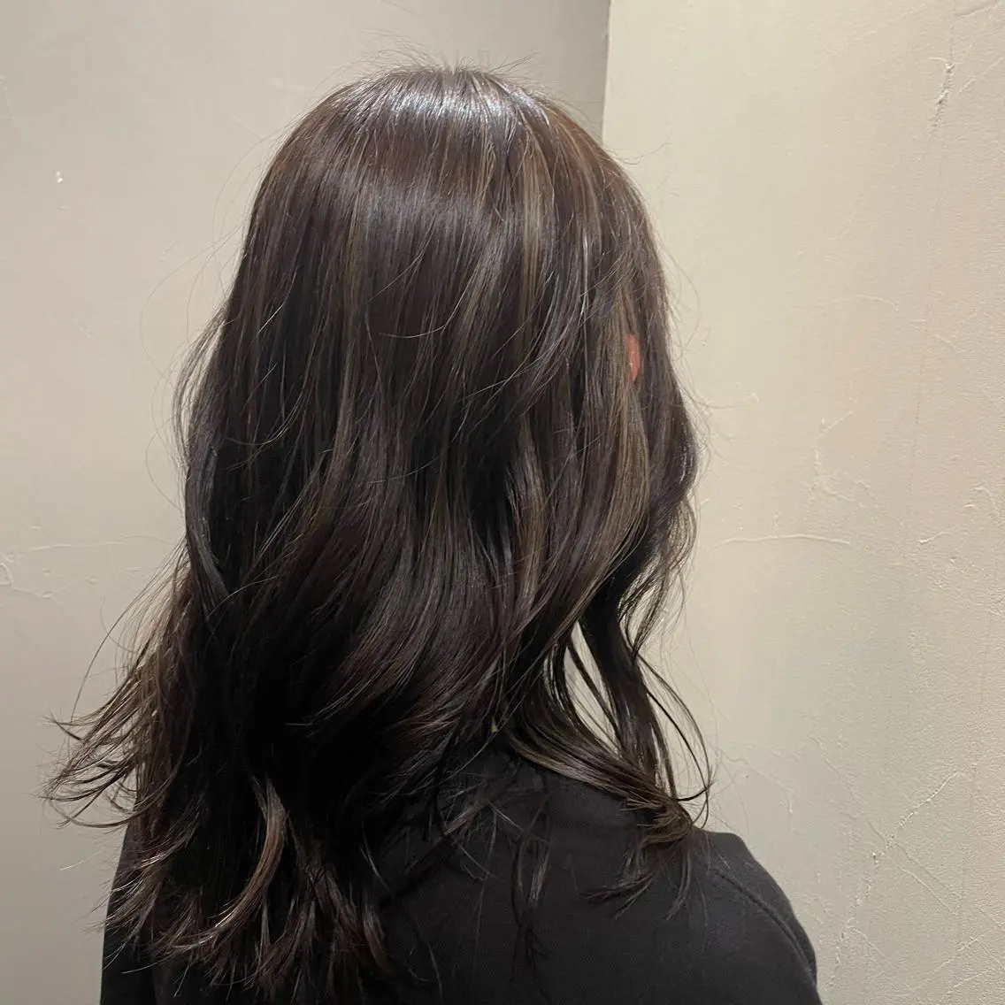 カラー ハイライトカラー 隅内 桃香のヘアスタイル