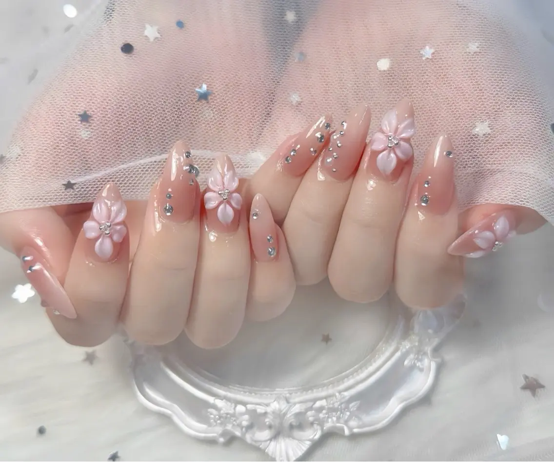 ネイル チークネイル 長さ出し フレンチネイル ジェルネイル グラデーション ハンドネイル THANHTHANH NAILのネイルデザイン