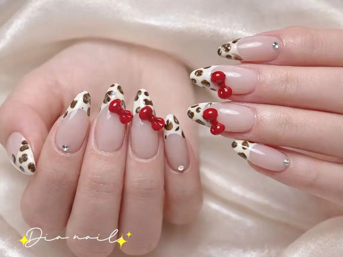 ネイル チークネイル ジェルネイル グラデーション マグネットネイル ニュアンスネイル Di'a nail ネイルサロンのネイルデザイン