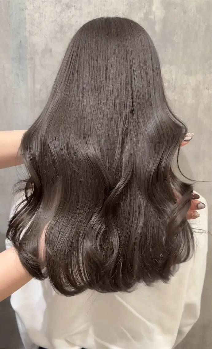 ロング カラー ブリーチ ブリーチなしカラー くびれヘア 顔まわりレイヤー 顔周りカット 髪質改善カラー× 美髪ストレート前出のヘアスタイル