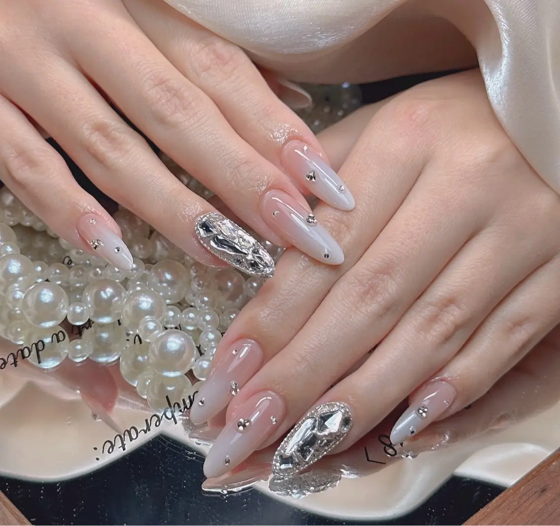 ネイル べっ甲ネイル チークネイル 成人式 長さ出し フラッシュネイル ハンドネイル ハンドケア For you. Nail Salonのネイルデザイン