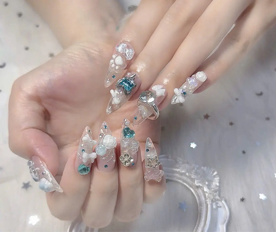 ネイル HIN NAILのネイルデザイン