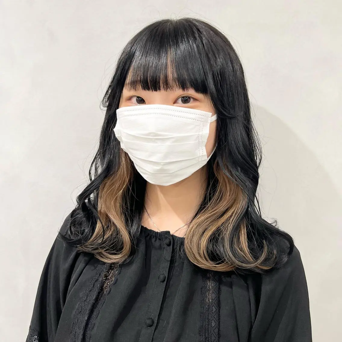 ミディアム カラー ヘアカラー 🩵ブリーチカラー MIORI🩵のヘアスタイル