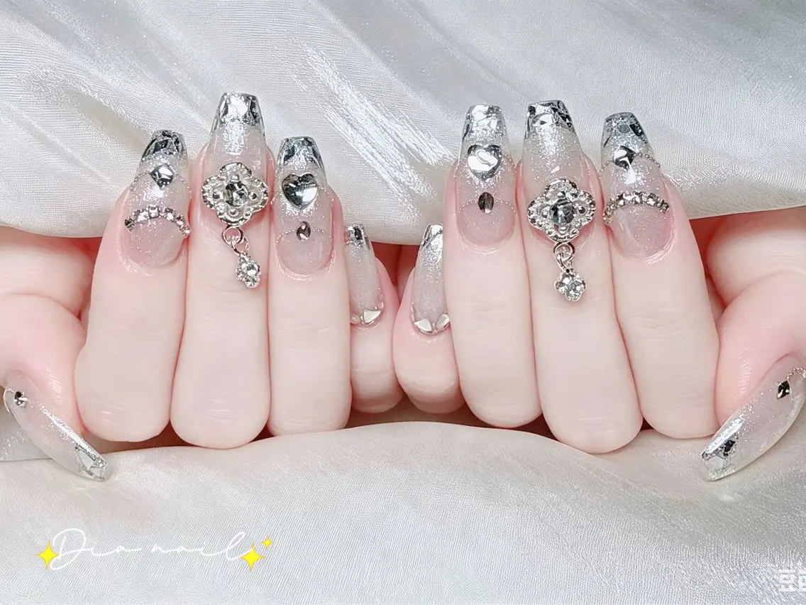 ネイル 韓国ネイル マグネットネイル ニュアンスネイル 夏ネイル ワンホンネイル ハンドネイル Di'a nail ネイルサロンのネイルデザイン