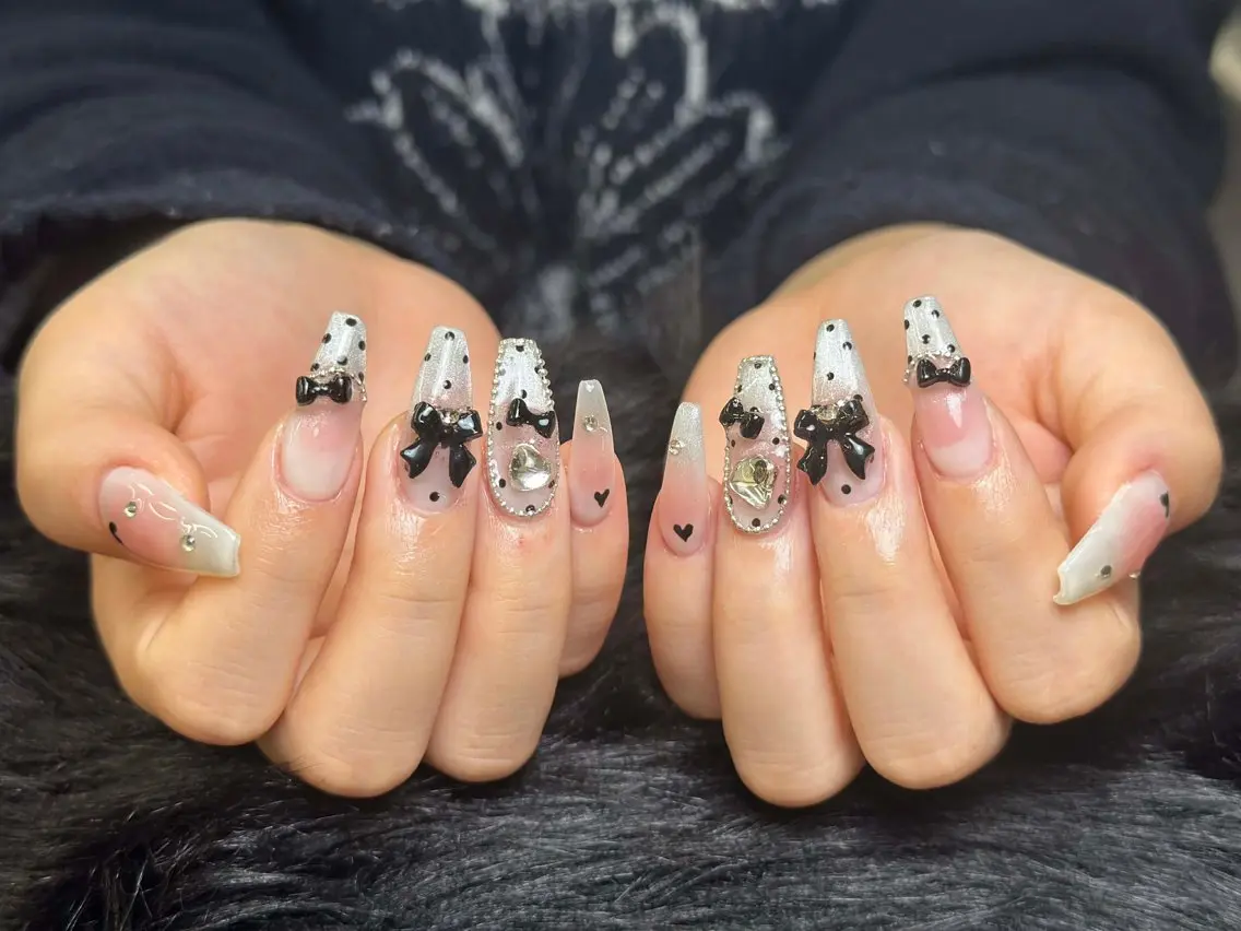 ネイル フレンチネイル ジェルネイル ガーリー 韓国ネイル ロングネイル ハンドネイル NieNail Nezukoのネイルデザイン