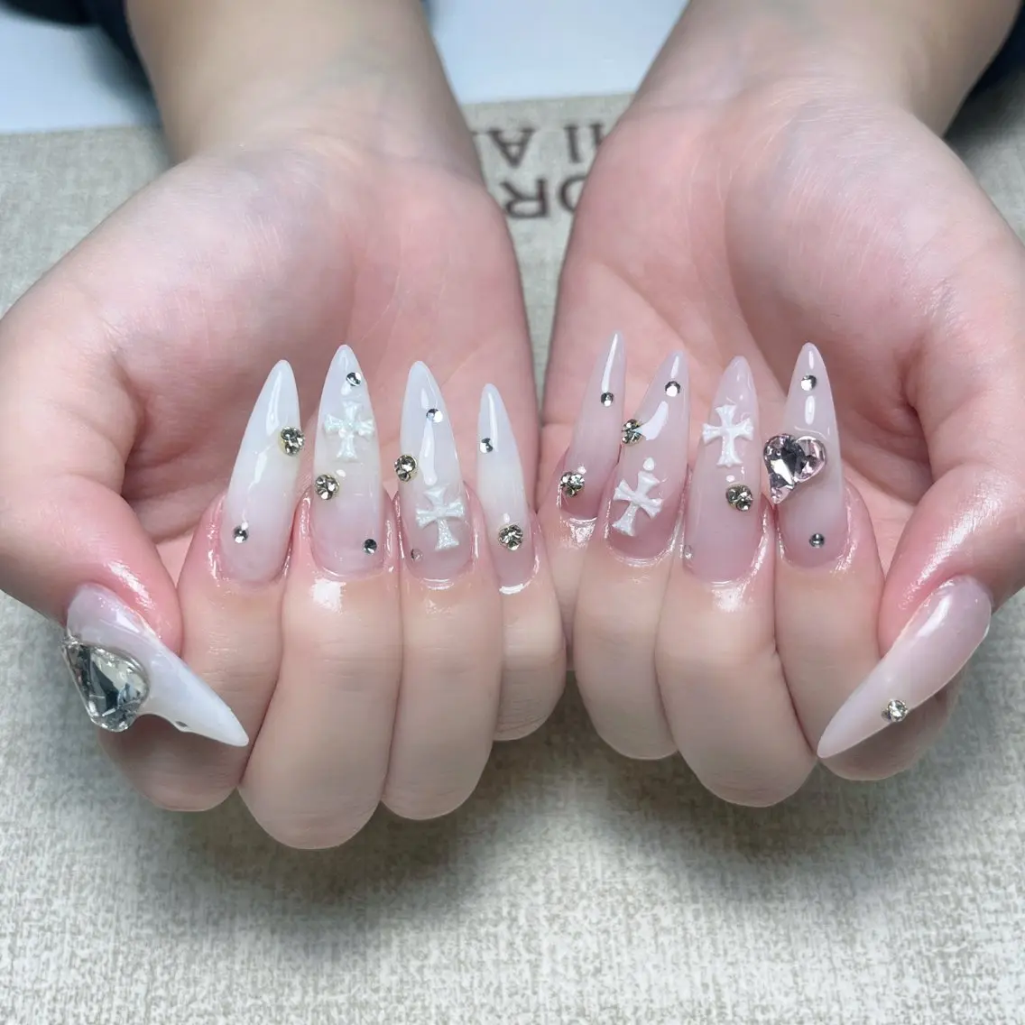 ネイル ハンドネイル ハンドケア ちごみ Novaのネイルデザイン
