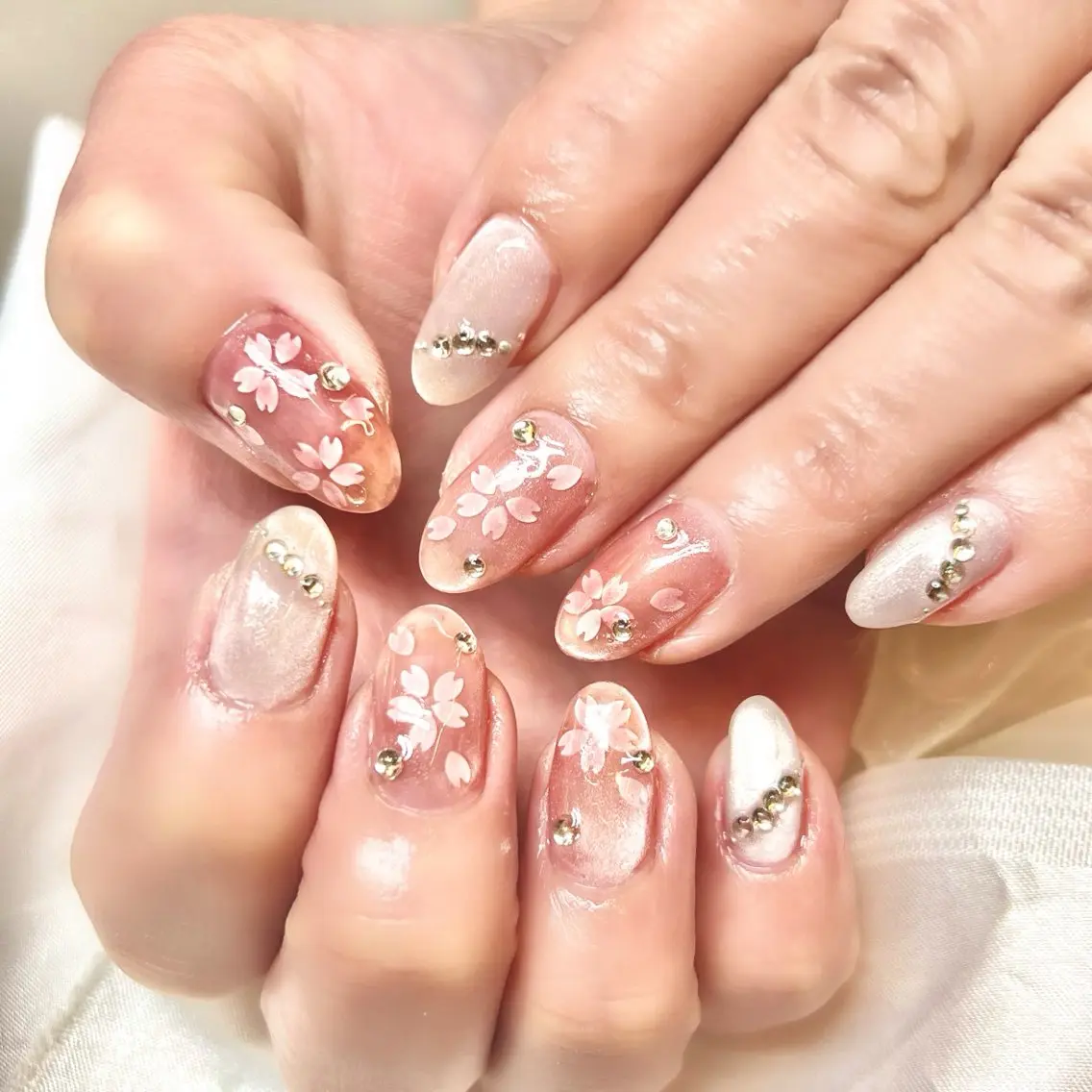 ネイル アートネイル オーロラネイル 入学式 ジェルネイル 韓国ネイル ハンドネイル clover nailのネイルデザイン