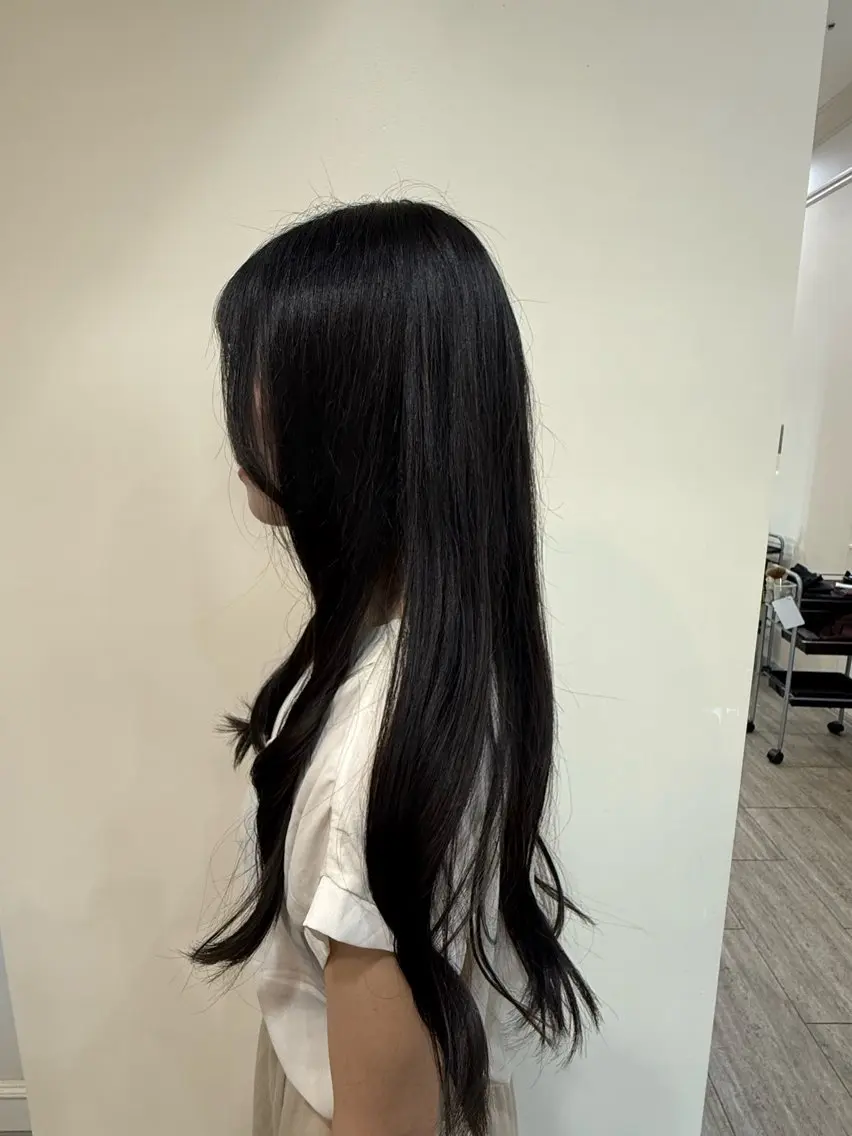 ロング ロングレイヤー レイヤーカット ロング カット 鮫島 唯那のヘアスタイル