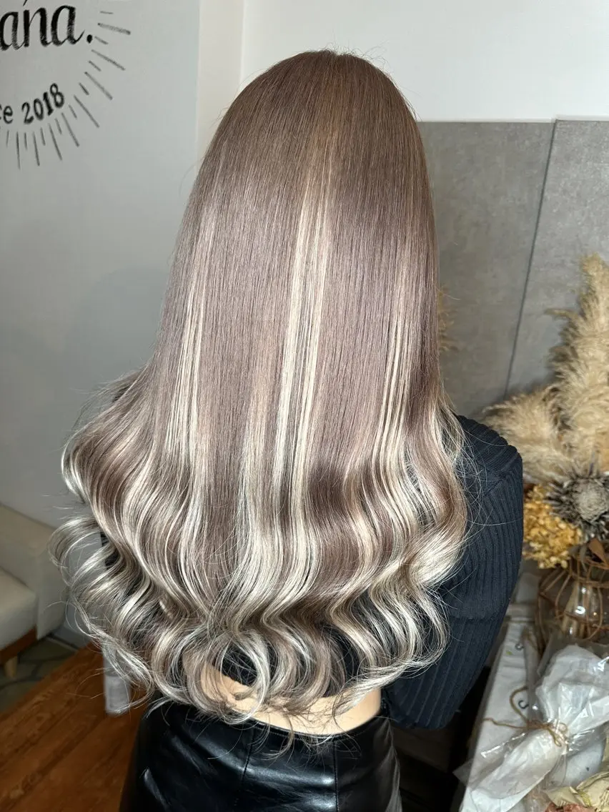 全体ワンカラー+最高級シールエクステ40本💇♀️ 【所要時間2.5時間】長さヘソ上の写真
