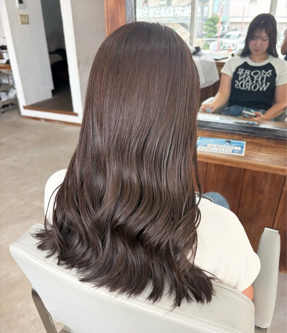 セミロング ヘアカラー 安谷屋 こはるのヘアスタイル