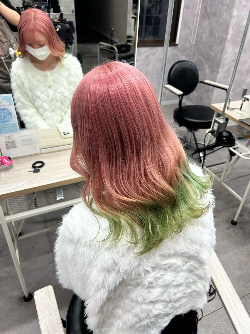 ミディアム カラー ヘアカラー トリートメント 暖色カラー🪷 オタク美容師🎶のヘアスタイル