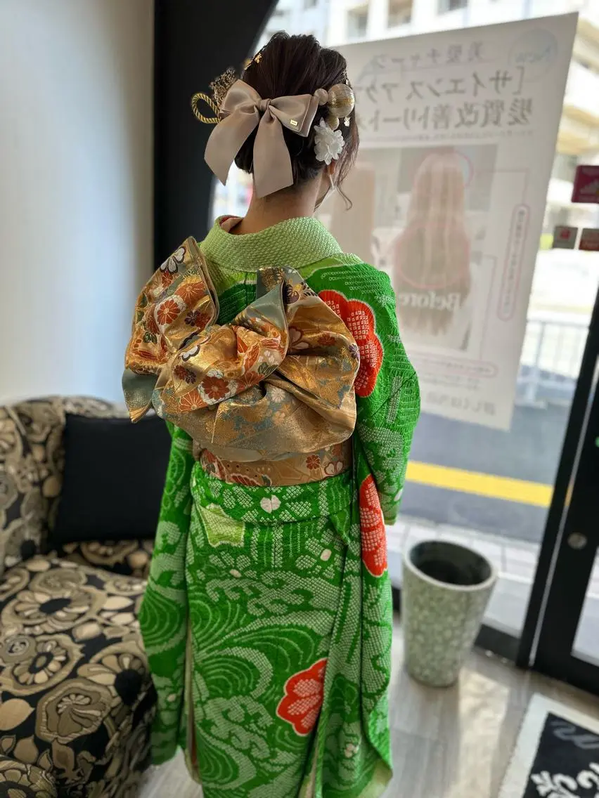 着付け👘袴¥6,600/留袖¥7,700/振袖¥8,800/浴衣¥5,500👘+料金で早朝予約◎の写真