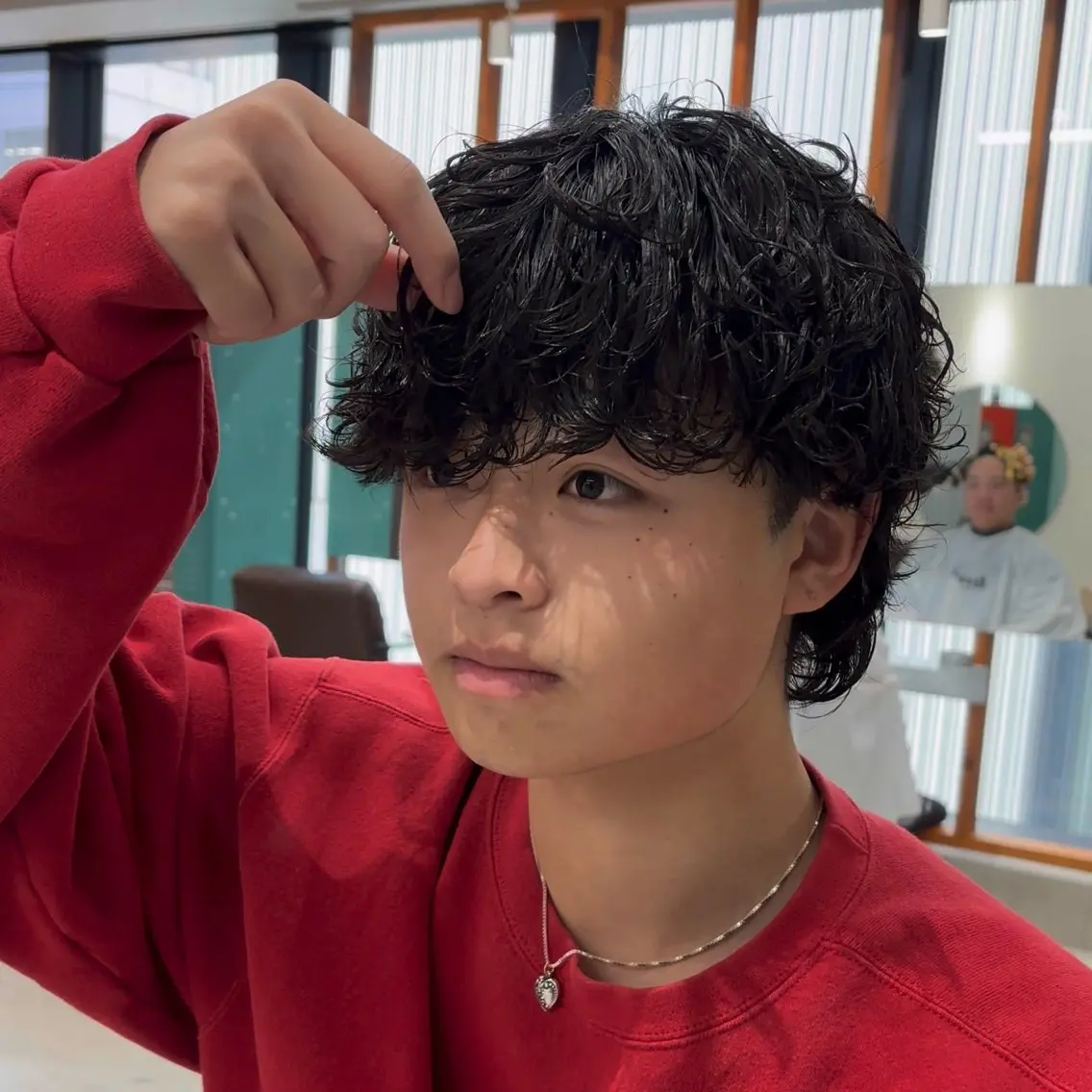 パーマ メンズ メンズパーマ メンズウルフカット ウルフカット カット パーマ トリートメント ヘッドスパ ヘアセット オカベ ショウマのヘアスタイル