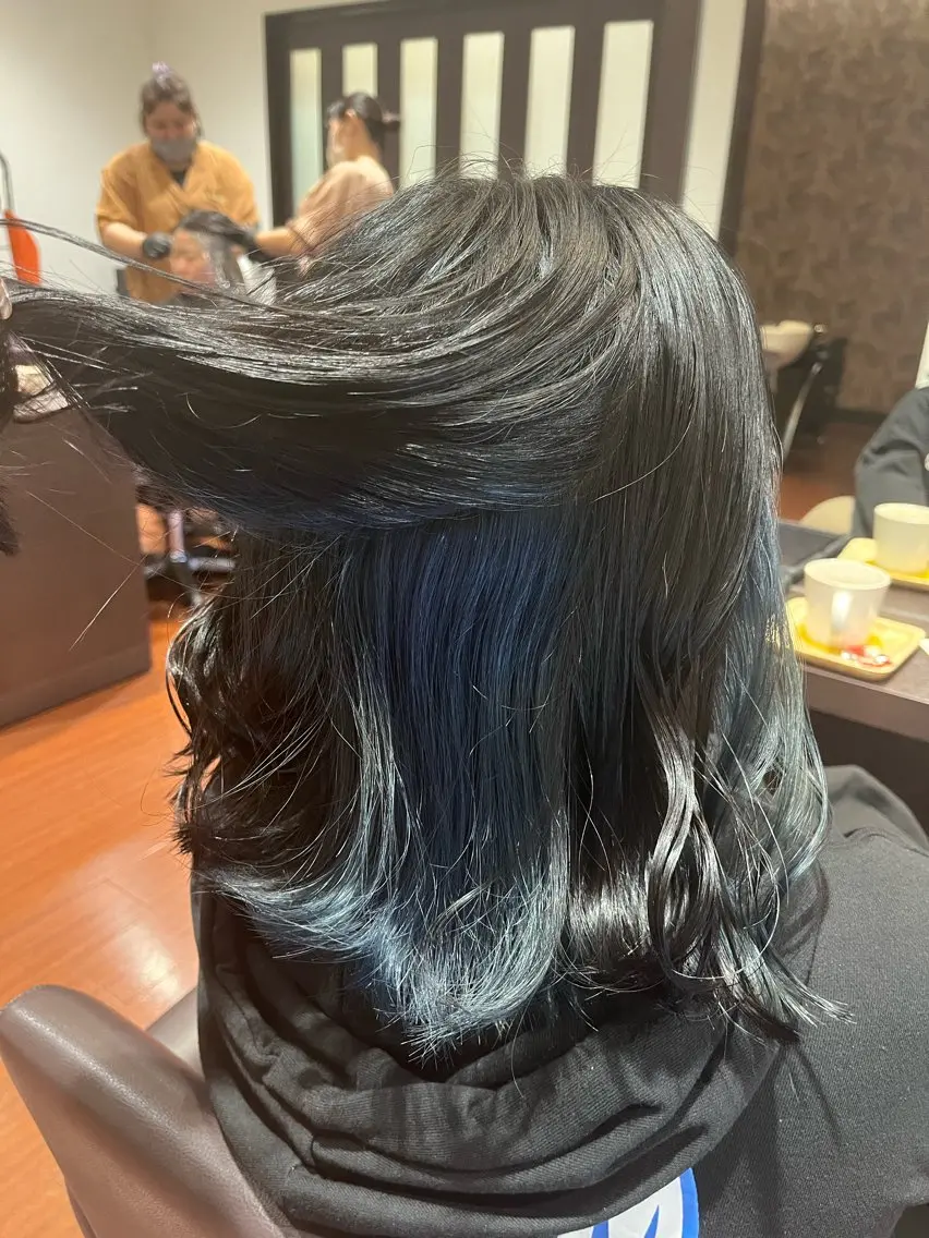 ミディアム カラー ブリーチ ブルーカラー シルバー ヘアカラー トリートメント 🐻牧野 芹帆🐻のヘアスタイル