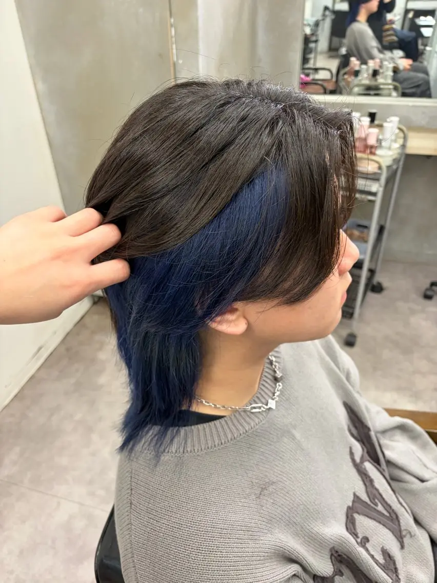 ミディアム カラー メンズ メンズウルフカット ブルーカラー ウルフカット ヘアカラー 💜垢抜けメンズパー マ💜Sakuraのヘアスタイル