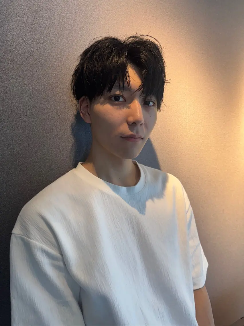 メンズ アップバング 岡本 一太のヘアスタイル
