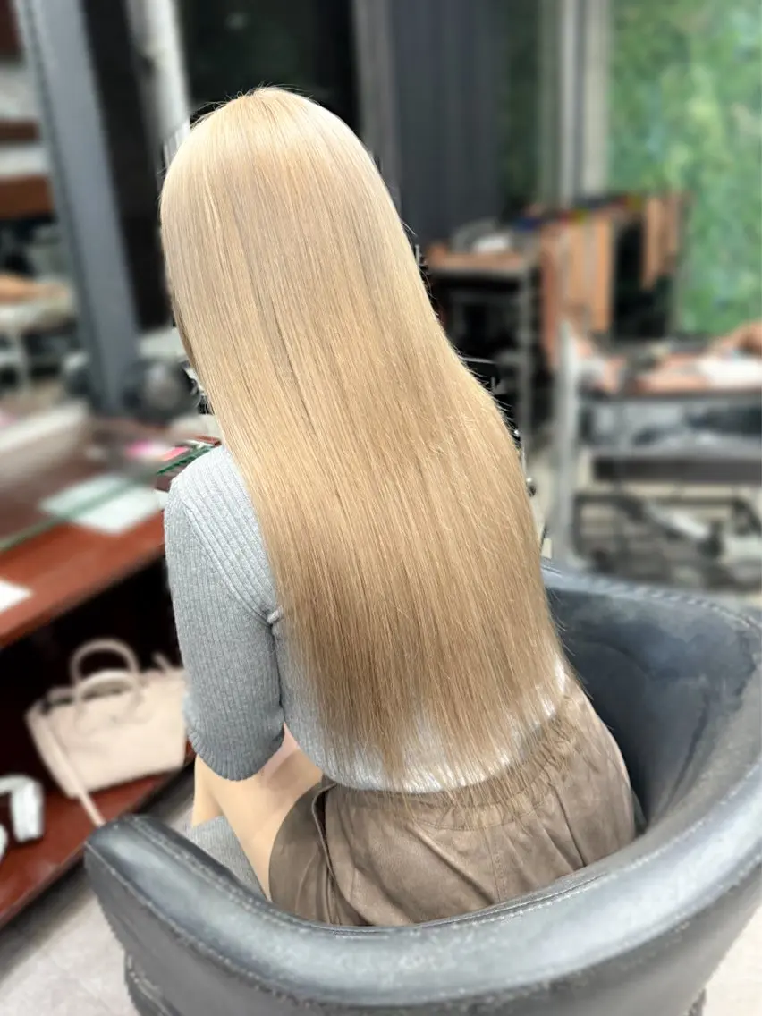 ロング カラー カット ヘアカラー トリートメント エクステ ハイトーンエクステ 🎩カズキ🎩のヘアスタイル