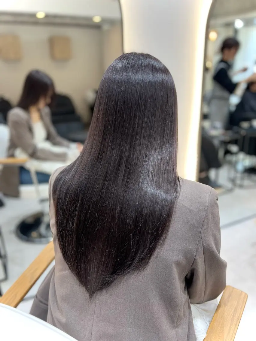 セミロング カラー Zina aimiのヘアスタイル
