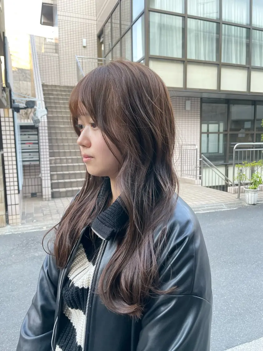 セミロング カラー ヘアアレンジ ベージュカラー ブリーチ ダブルカラー ミルクティーベージュ ブリーチなしカラー ヘアカラー トリートメント ヘアセット 美髪/透明感/レイヤ ーTATSUKI☘️のヘアスタイル