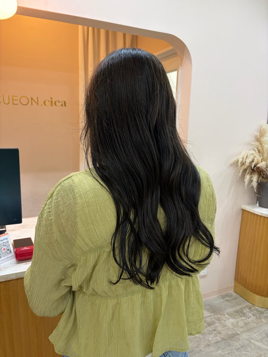 ロング カラー オリーブカラー ヘアカラー 佐藤 夢翔のヘアスタイル