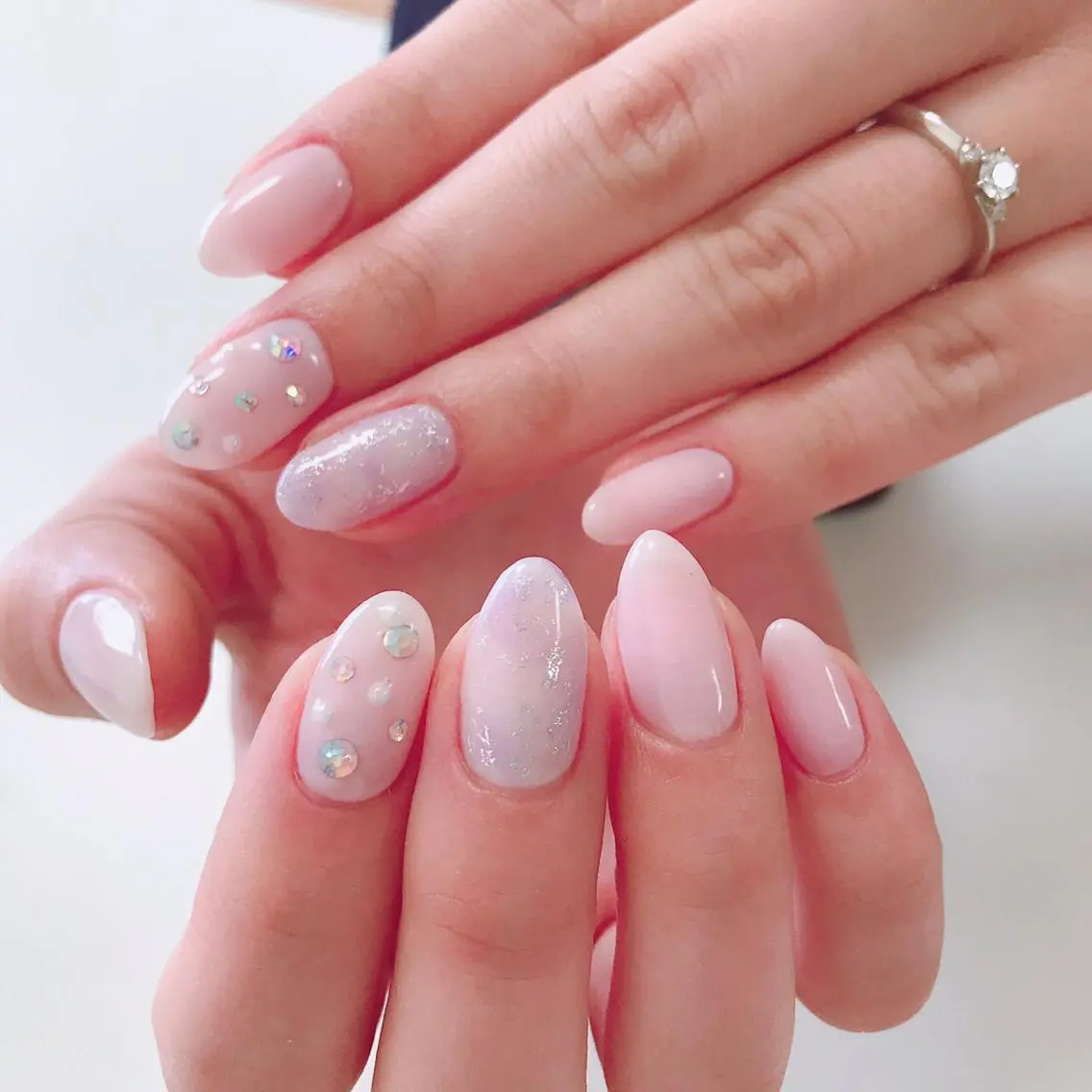 ネイル アートネイル 長さ出し フットネイル グリーン ニュアンスネイル Lily Roseスタッフ一同のマツエク・マツパデザイン