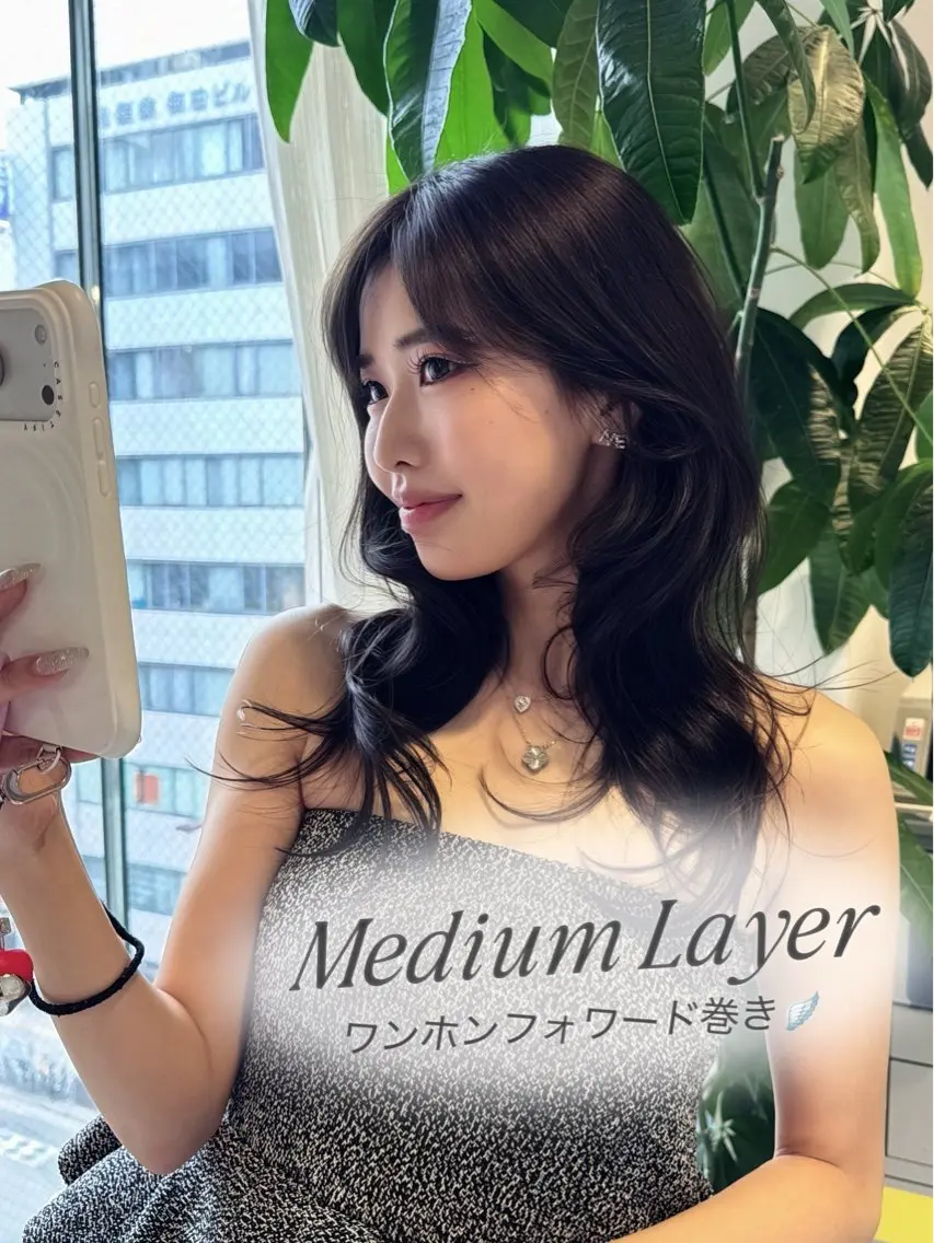セミロング カット 𝑦𝑢𝑟𝑖𝑎 AFLOAT大阪のヘアスタイル