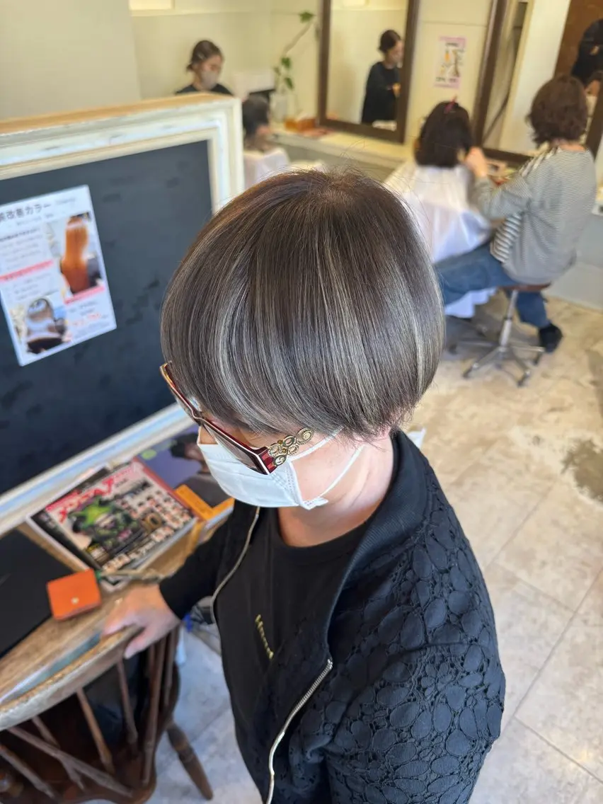 ショート カラー 白髪ぼかし/髪質 改善/KOMORIのヘアスタイル